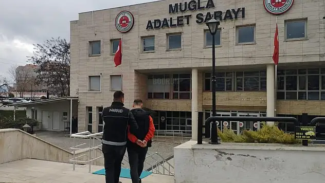 Otomobilde 500 Gram Uyuşturucu ile Yakalandılar