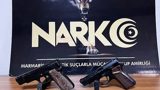 Otomobilin Gizli Bölmesinden Ruhsatsız Tabanca İle Yüklü Miktarda Döviz Çıktı