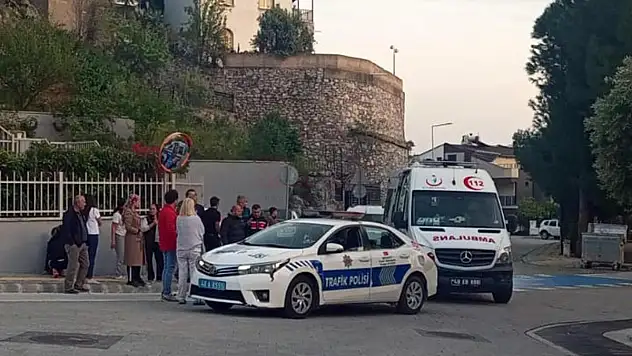 OTOMOBİLLE MOTOSİKLET ÇARPIŞTI KAZADA 3 KİŞİ YARALANDI