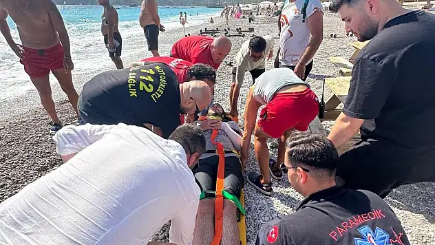 Paraşütçü Denize Düştü