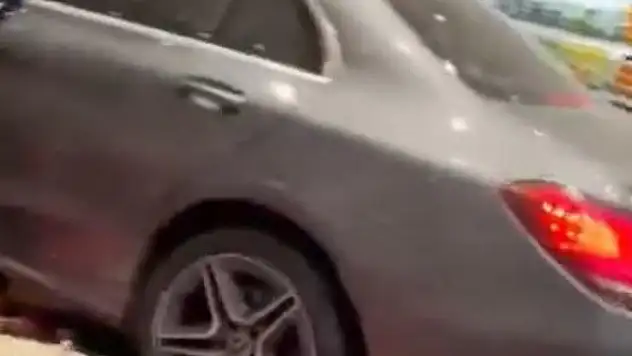 Park Etmek İsterken Markete Daldı