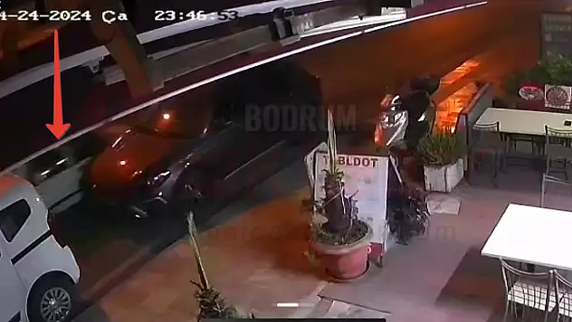 Park Halindeki Araca Çarpıp Kaçtı