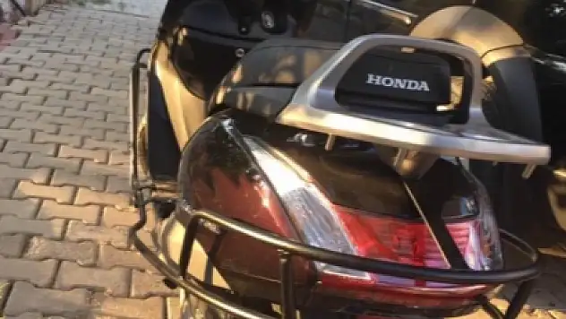 Park Halindeki Motosikleti Çaldılar