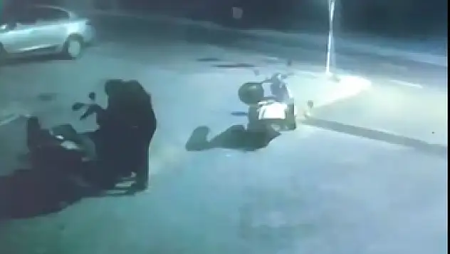 Park Halindeki Motosikletini Çaldılar