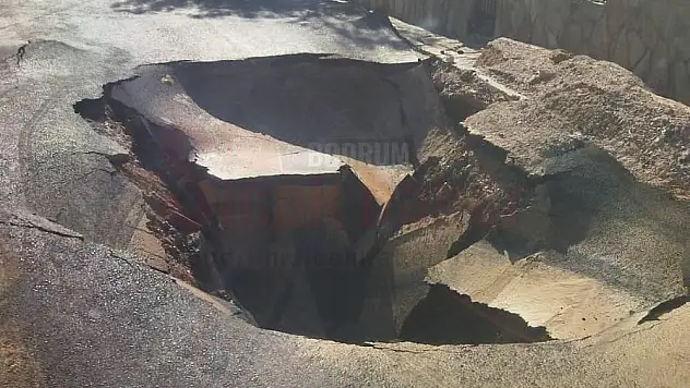 Patlayan İsale Hattından Tonlarca Su aktı