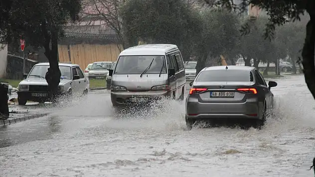 Pazar Günü Sağanak Yağış Uyarısı