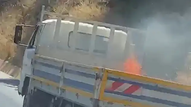 Pikap Kasasında Çıkan Yangın Korkuttu