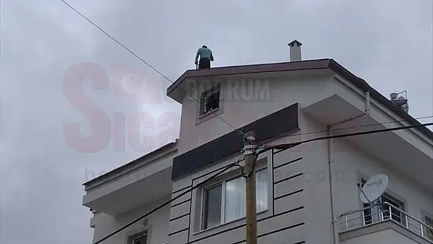 Polisten Kaçan Hırsızlık Şüphelisi Çatıda Yakalandı