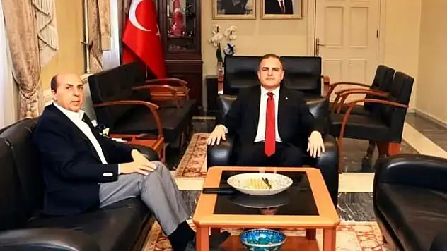 Prof. Dr. Aydın Ayaydın sağlığına kavuştu ziyaretlerine başladı