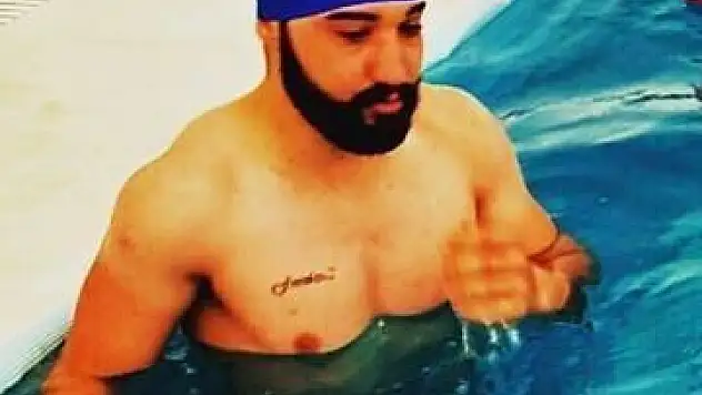 Profesyonel yüzücü ve cankurtaran boğuldu