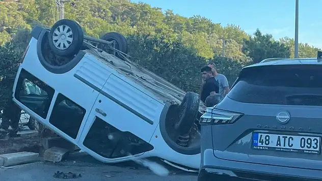 Refuja Çarpıp Ters Döndü