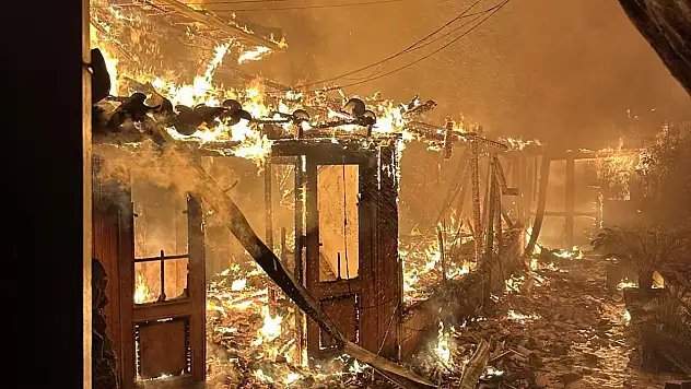 Restoran yangını paniğe neden oldu !