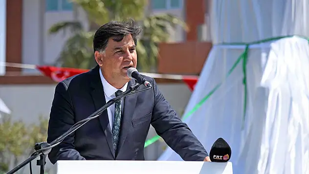 Sağlık çalışanları için yapılan 'Saygı Anıtı' açıldı