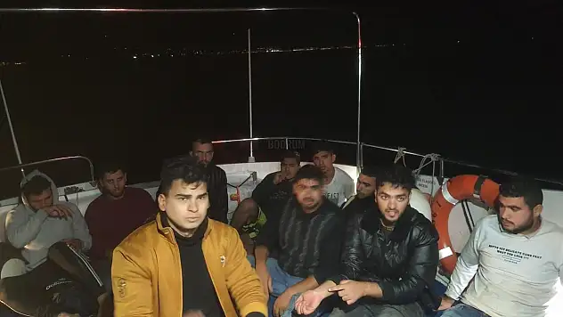 Sahil Güvenlik Radarı Tespit Etti, 10 Düzensiz Göçmen Kurtarıldı