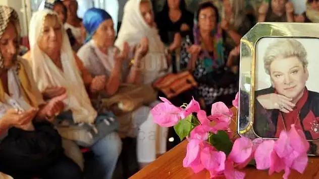 Sanat Güneşi Bodrum'da Dualarla Anıldı