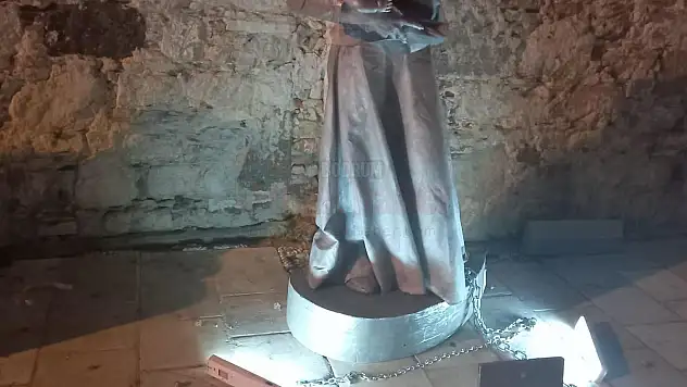 SANAT TOPLUM İÇİNDİR !!!