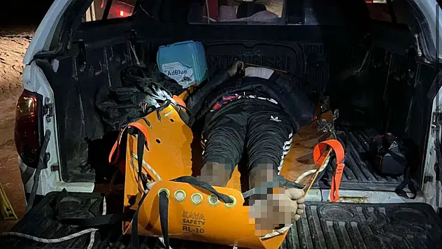 Sarp arazide yaralanan göçmen kurtarıldı