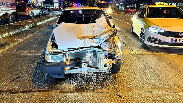 Şerit Değiştiren Araç Kazaya Sebep Oldu, 1 Yaralı