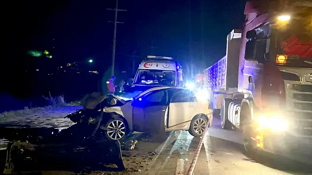 Seyir Halindeki araç Beton Mikserine Çarptı: 1 Ölü