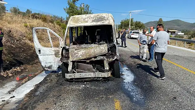 Seyir Halindeki Okul Servisinde Yangın Çıktı