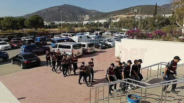 Silahlı Kavganın Altından 2.9 milyon $'lık  Elmaslar Çıktı