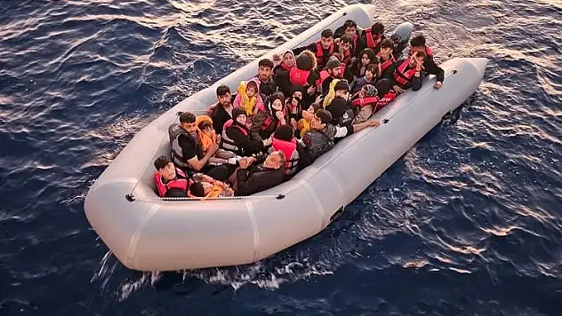 Şişme Bottaki 31 Düzensiz Göçmen Yakalandı