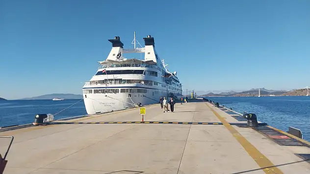 Star Legend Bodrum'a demir attı!