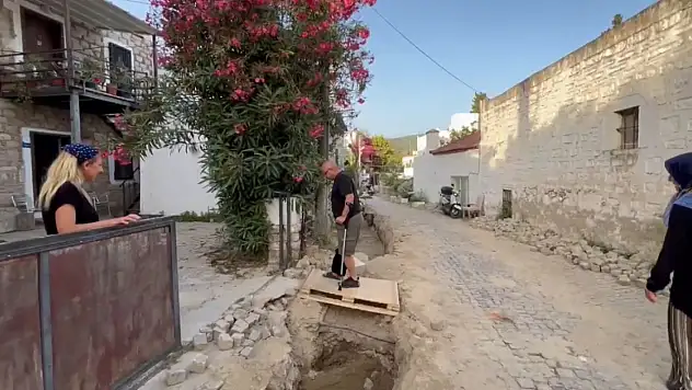 Su Yok! Bilgi Yok! Yetkili Yok!