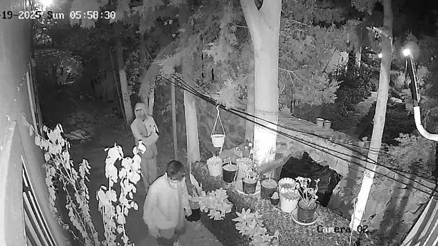 Güvenlik kamerasına takılan şüpheliler aranıyor