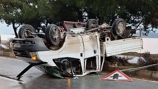 Sürücüsünün Kontrolünden Çıkıp Devrildi