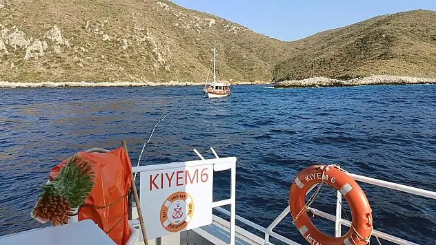 Sürüklenen 15 Metrelik Tekneyi KIYEM Ekipleri Kurtardı