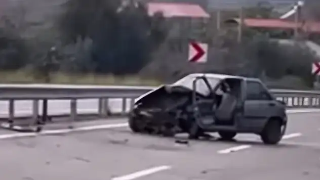 Takla atan otomobil faciası sürücü hayatını kaybetti