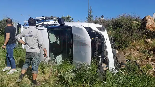 Taklalar Atıp Durabildi, 2 Yaralı