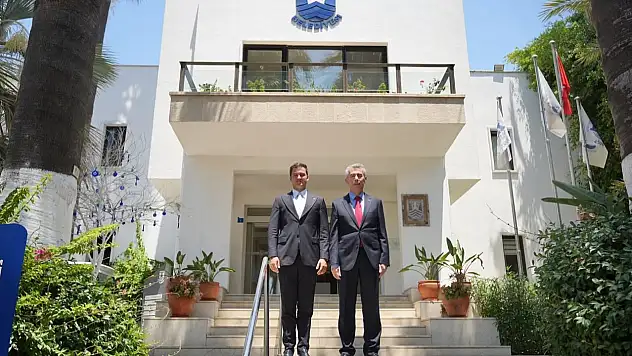 Tamer Mandalinci, Kaymakam Ali Sırmalı'yı makamında ağırladı