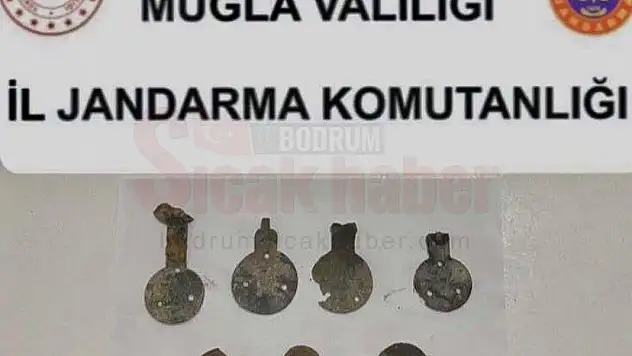 TARİHİ ESERLERİ SATARKEN YAKALANDILAR