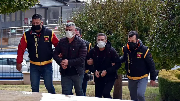 Tartıştığı Eski Eşini ve 2 Kişiyi Bıçaklayan Zanlı Tutuklandı