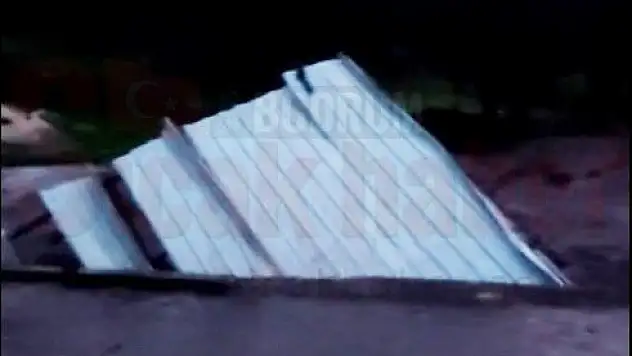 Taşan Dere Sebebi ile Yollar Kapandı