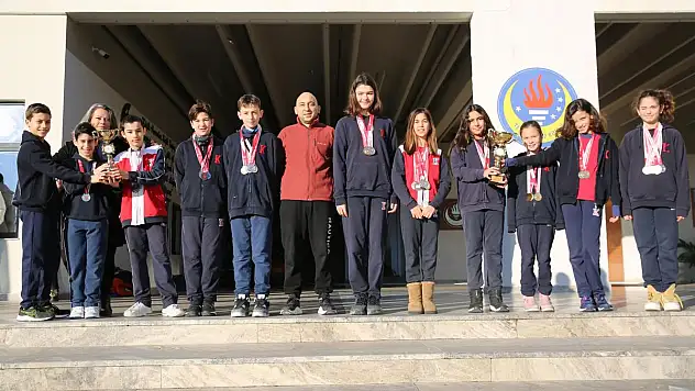 TED Bodrum Koleji'nin Küçük Yüzücülerinden Büyük Başarı