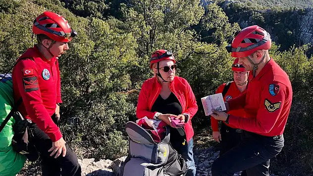 Tek Başına Atlayış Yapan Turisti JAK Timi Kurtardı