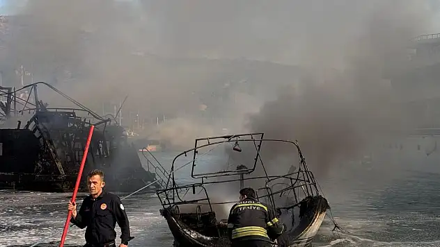 Tekne Yangınlarına Büyükşehir'den Anında ve Etkin Müdahale