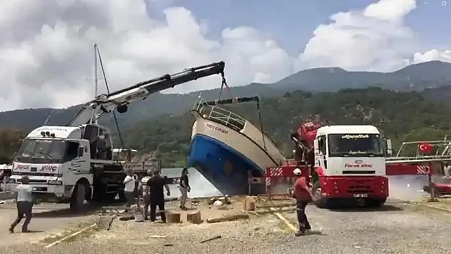 Tekneyi Taşıyan Vinç Zinciri Koptu
