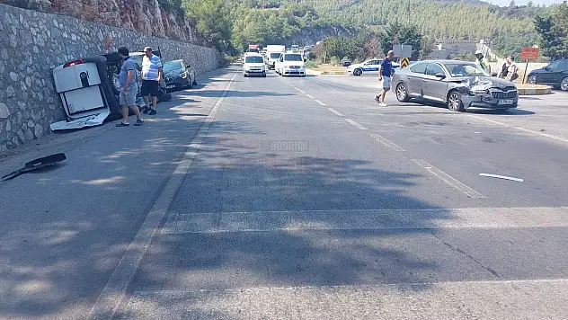 Ters Dönen Araçtan Yara Almadan Kurtuldu