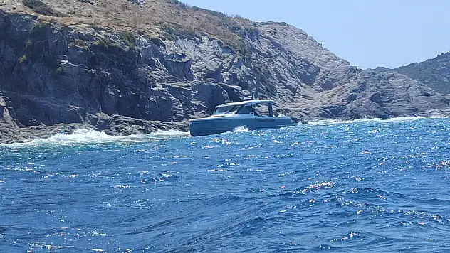 Tilkicik Koyu'nda tekne kıyıya vurdu !