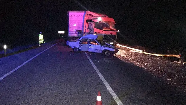 Tırla Otomobil Çarpıştı 2 Kişi Öldü