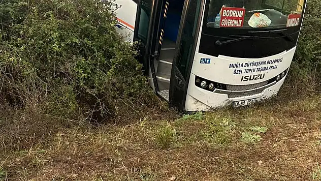 Toplu taşıma aracı şarampole girdi