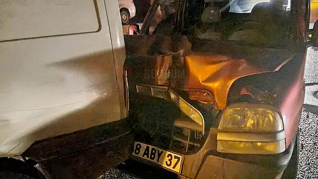 Trafik Kazasında 1'i Ağır, 2 Kişi Yaralandı