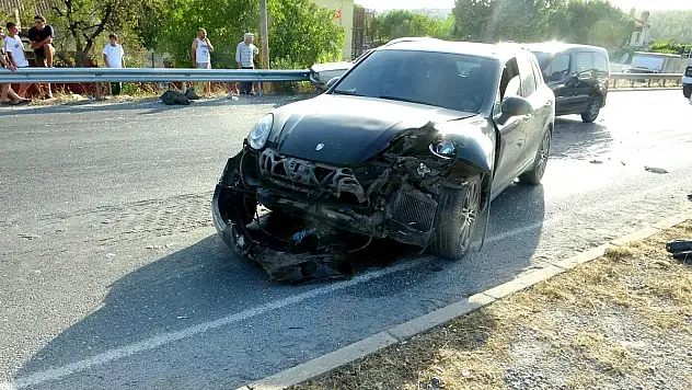 Trafik Kazasında 3 Kişi Yaralandı