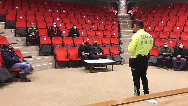 Trafik Şube Müdürlüğü Motosikletli Kuryelere Eğitim Verdi