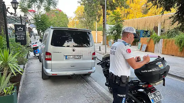 TRAFİK ZABITA EKİPLERİ DENETİMLERİNİ SÜRDÜRÜYOR