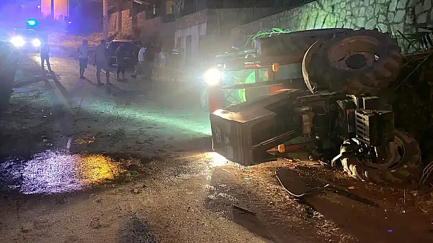 Traktör Kazası Paniğe Neden Oldu: 1 Yaralı